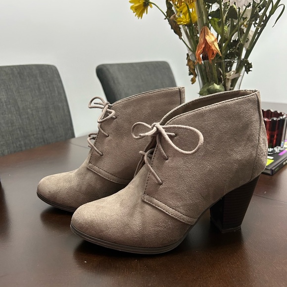 Women's Tan Ankle Boots - Picture 2 of 3